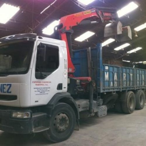 Transporte a obra con camiones grua